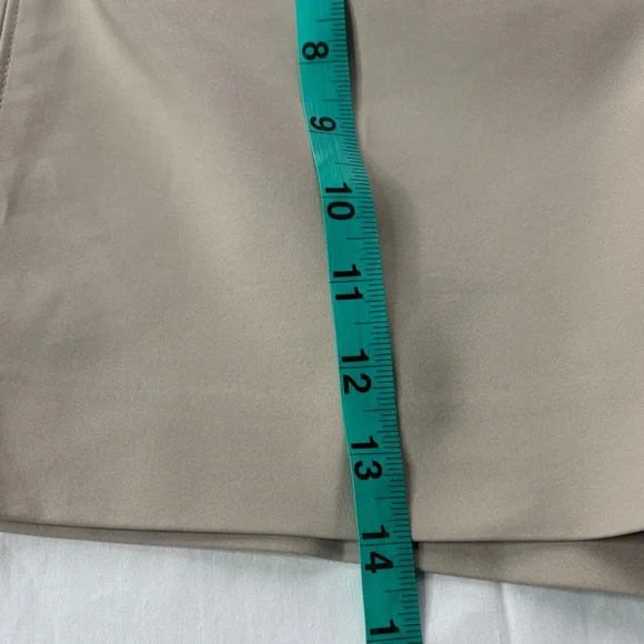🤍 WHBM Cream Tailored 5" Shorts Size 2 Women's NWT Stretch Zip Button 🤍 - Picture 11 of 15